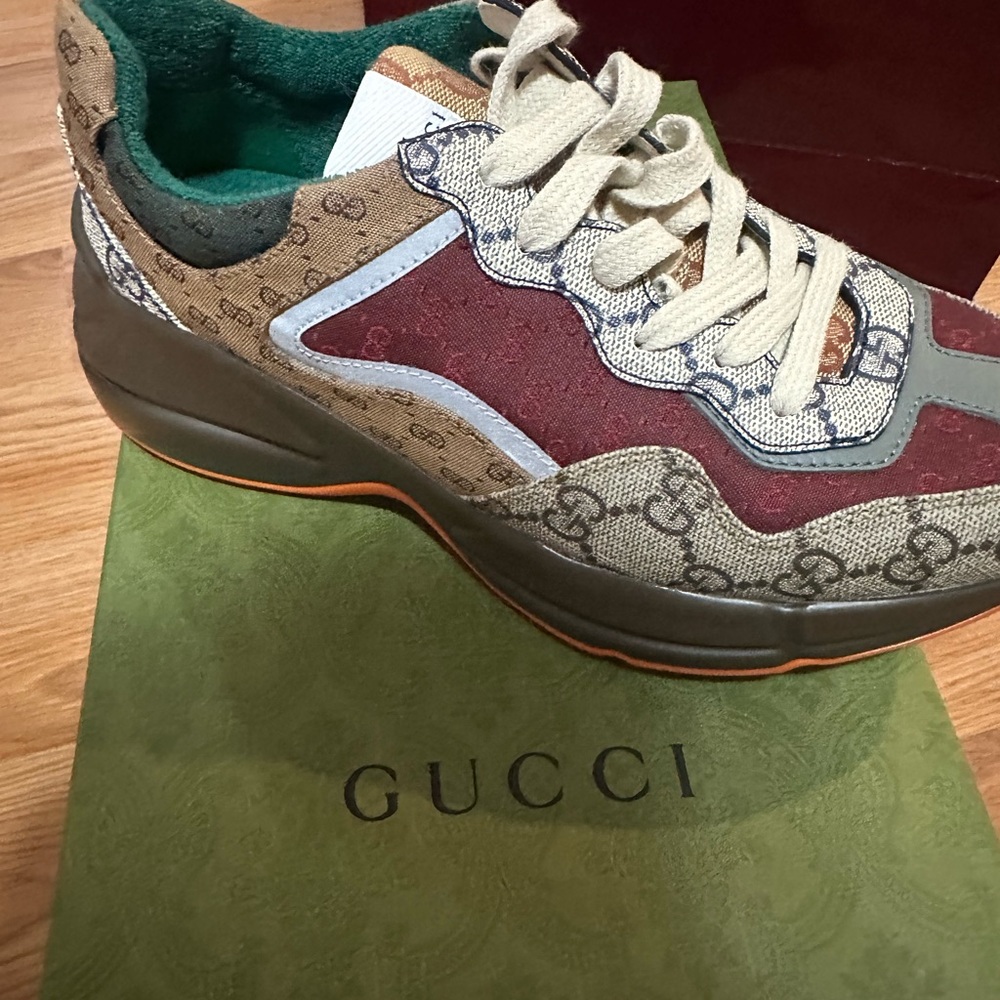 Gucci brown rhyton women sneaker
